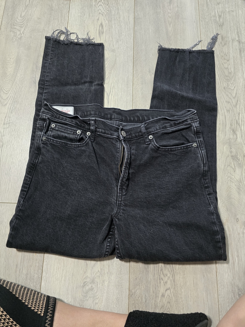 Black Women’s Raw Hem Jeans - Gap